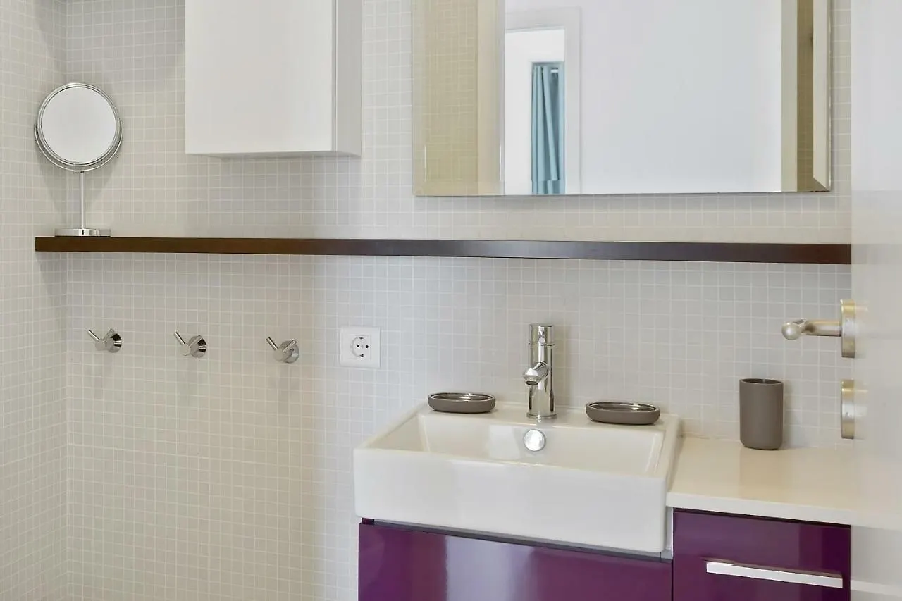 Stunning 2 Bdr Apt Sleeps 4 Nr Entrecampos Villa Lissabon Vakantiehuis