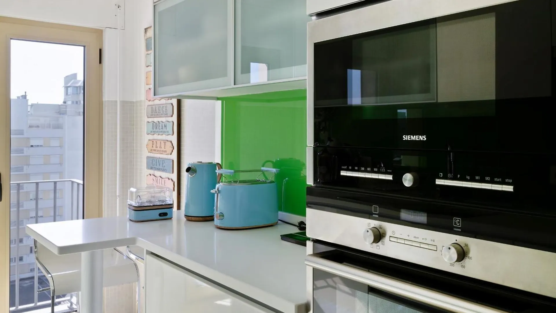 Stunning 2 Bdr Apt Sleeps 4 Nr Entrecampos Villa Lissabon 0*,  Portugal