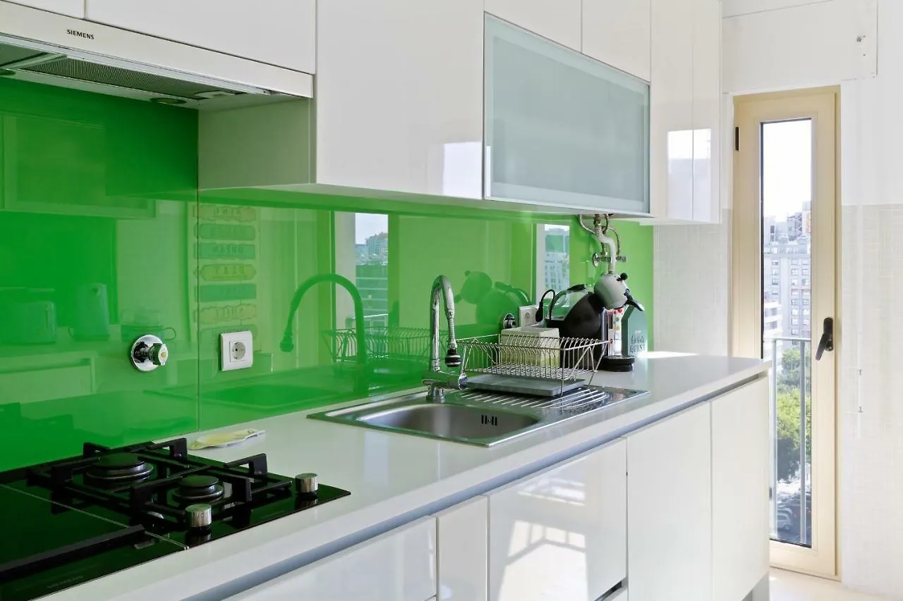 Stunning 2 Bdr Apt Sleeps 4 Nr Entrecampos Villa Lisbon Holiday home