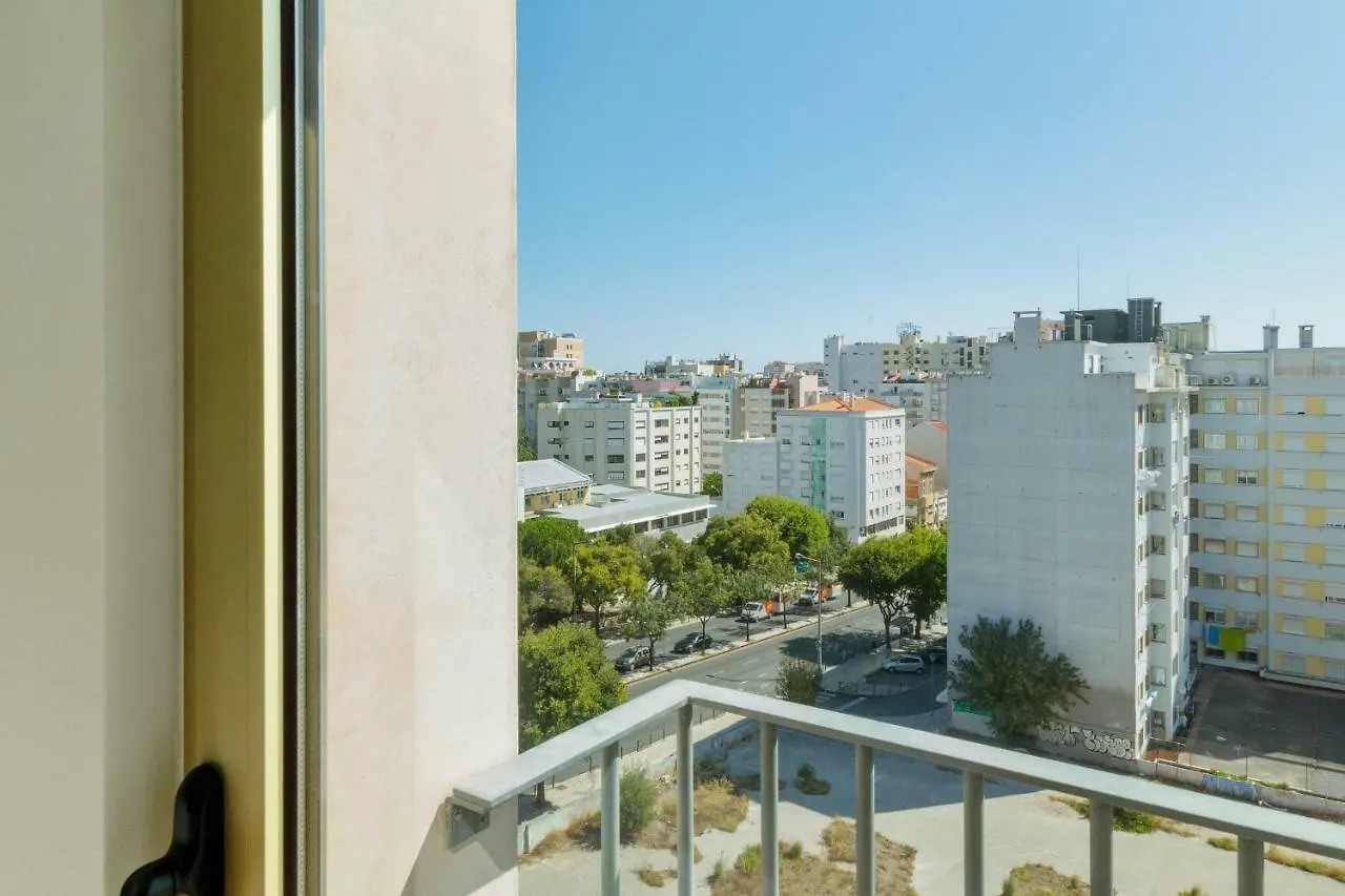 Stunning 2 Bdr Apt Sleeps 4 Nr Entrecampos Villa Lisbon Holiday home